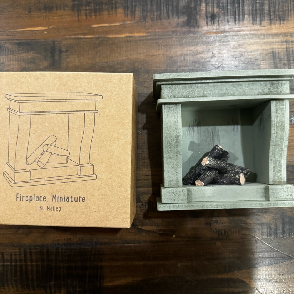 Maileg Miniature Fireplace Set - Green